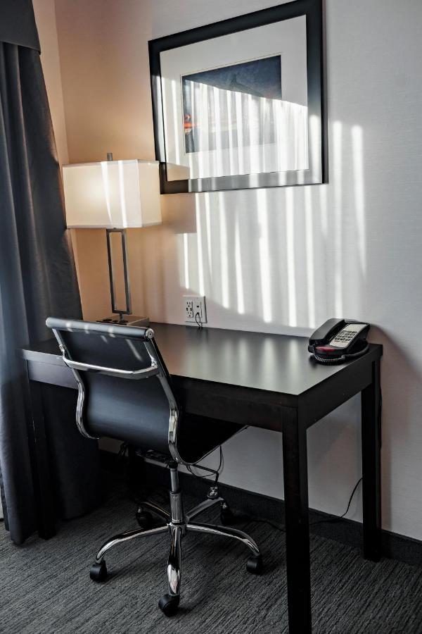 Park Inn By Radisson Edmonton Airport Leduc Buitenkant foto