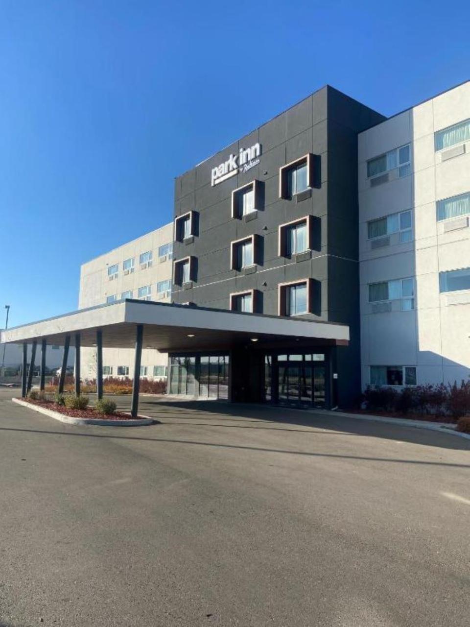 Park Inn By Radisson Edmonton Airport Leduc Buitenkant foto