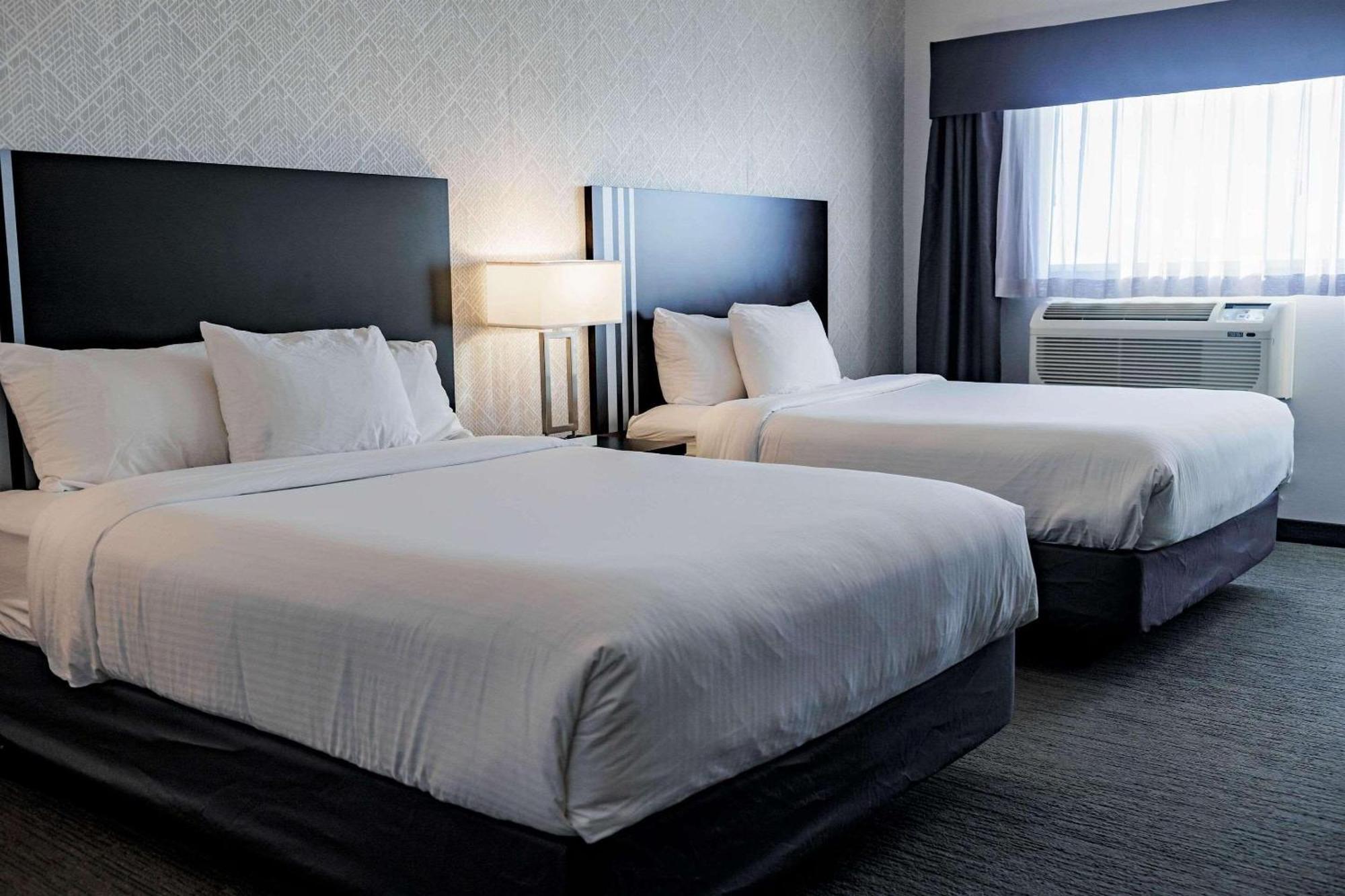 Park Inn By Radisson Edmonton Airport Leduc Buitenkant foto