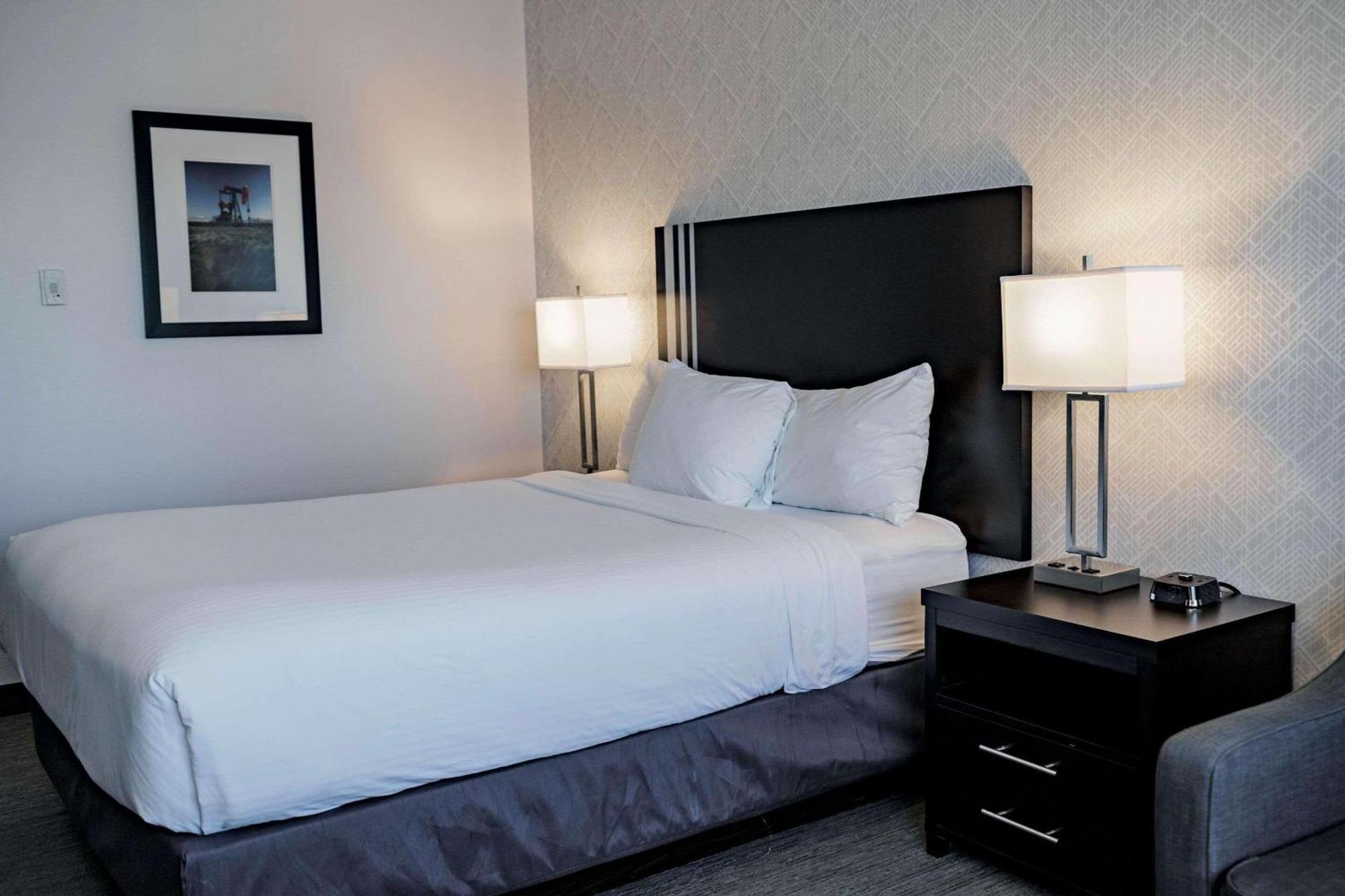 Park Inn By Radisson Edmonton Airport Leduc Buitenkant foto