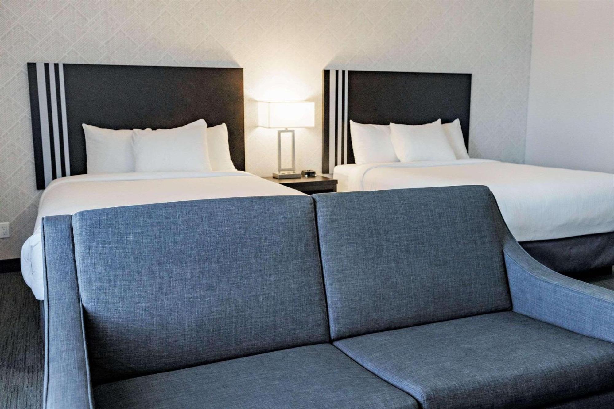 Park Inn By Radisson Edmonton Airport Leduc Buitenkant foto
